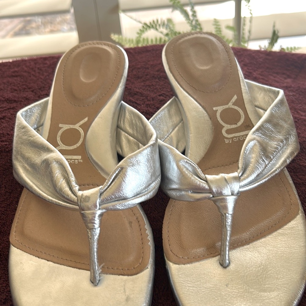 CROCS Silver Metallic Thong Sandals